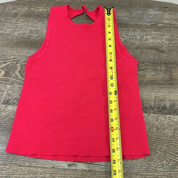 NWT Deluc Women’s Hydrus Top-Fuchsia Size Medium - Picture 8 of 8